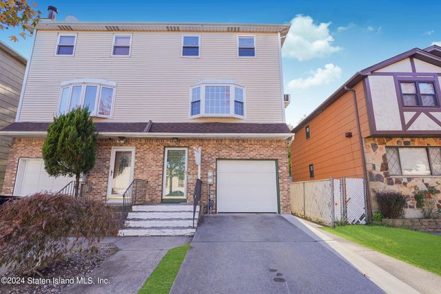 $769,900 | 22 Luke Court | Great Kills