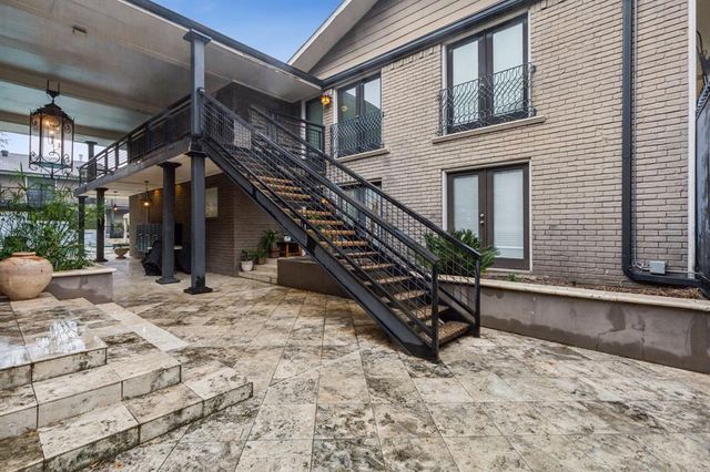 $260,000 | 10211 Regal Oaks Drive, Unit 221 | North Dallas