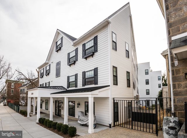 $2,125 | 6364 Germantown Avenue, Unit 207 | West Central Germantown