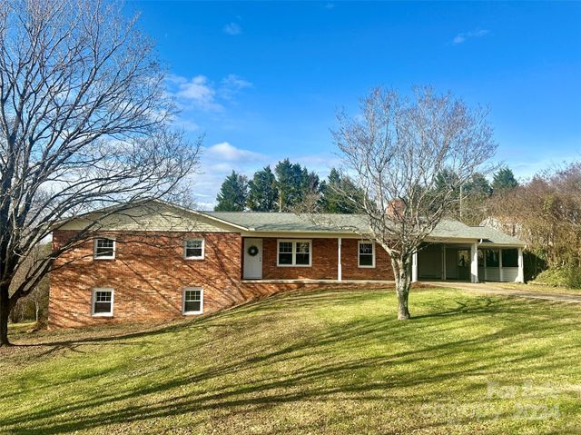 $339,900 | 2207 Olde Well Road | Lenoir