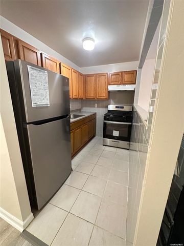 $3,500 | 729 North Oak Drive, Unit 2 | Olinville