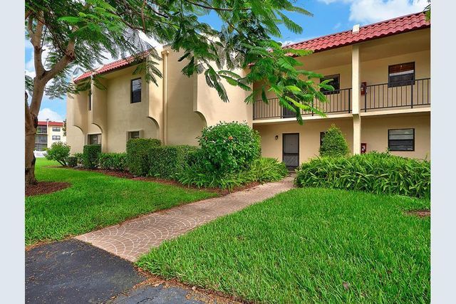 $139,000 | 2050 Oleander Boulevard, Unit 5202 | Island House Condominiums