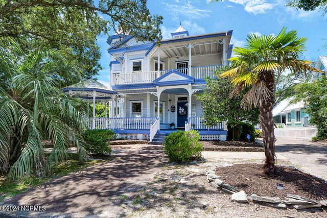 $1,295,000 | 229 North Caswell Avenue | Southport