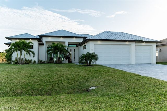 $749,900 | 1006 Southwest 36th Terrace | Cape Coral