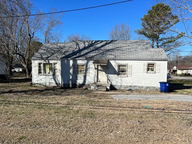 $299,900 | 1909 North Main Street | Shelbyville