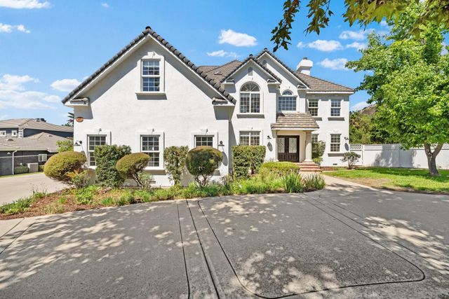 $1,799,500 | 893 Salem Street