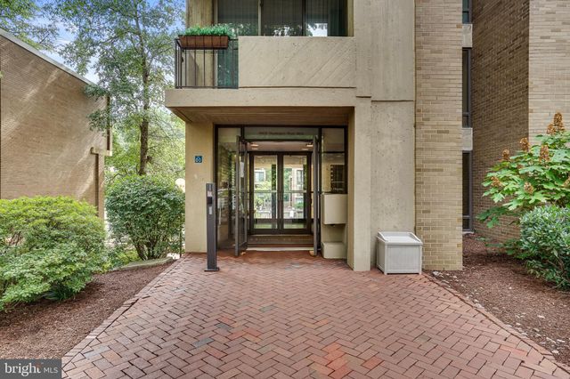 $224,900 | 11400 Washington Plaza West, Unit 702 | Reston