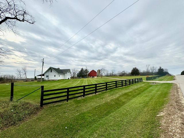 $660,000 | N8415 Branch Road | Ixonia Town