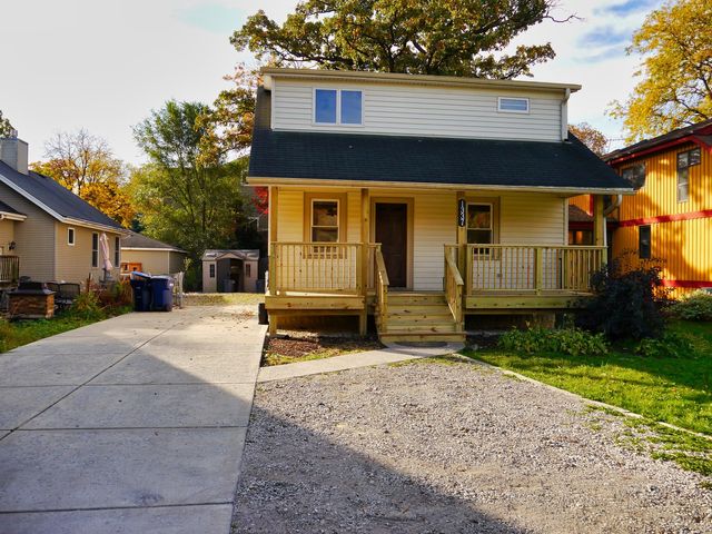 $2,800 | 1337 Ogden Avenue | Western Springs