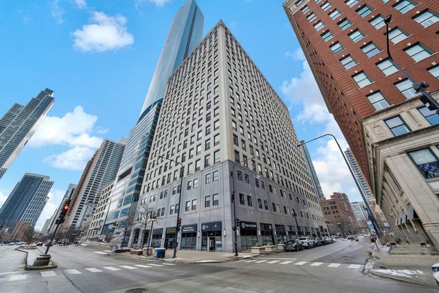 $1,950 | 910 South Michigan Avenue, Unit 406 | South Loop