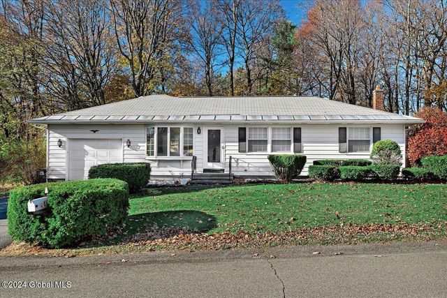 $2,700 | 4 Tipton Drive | Loudonville