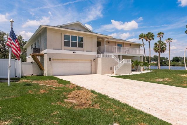 $819,900 | 5534 Tropic Drive | Le Clair