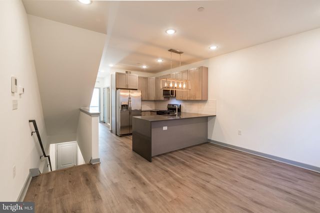 $2,115 | 417 West Berks Street, Unit 2 | West Kensington