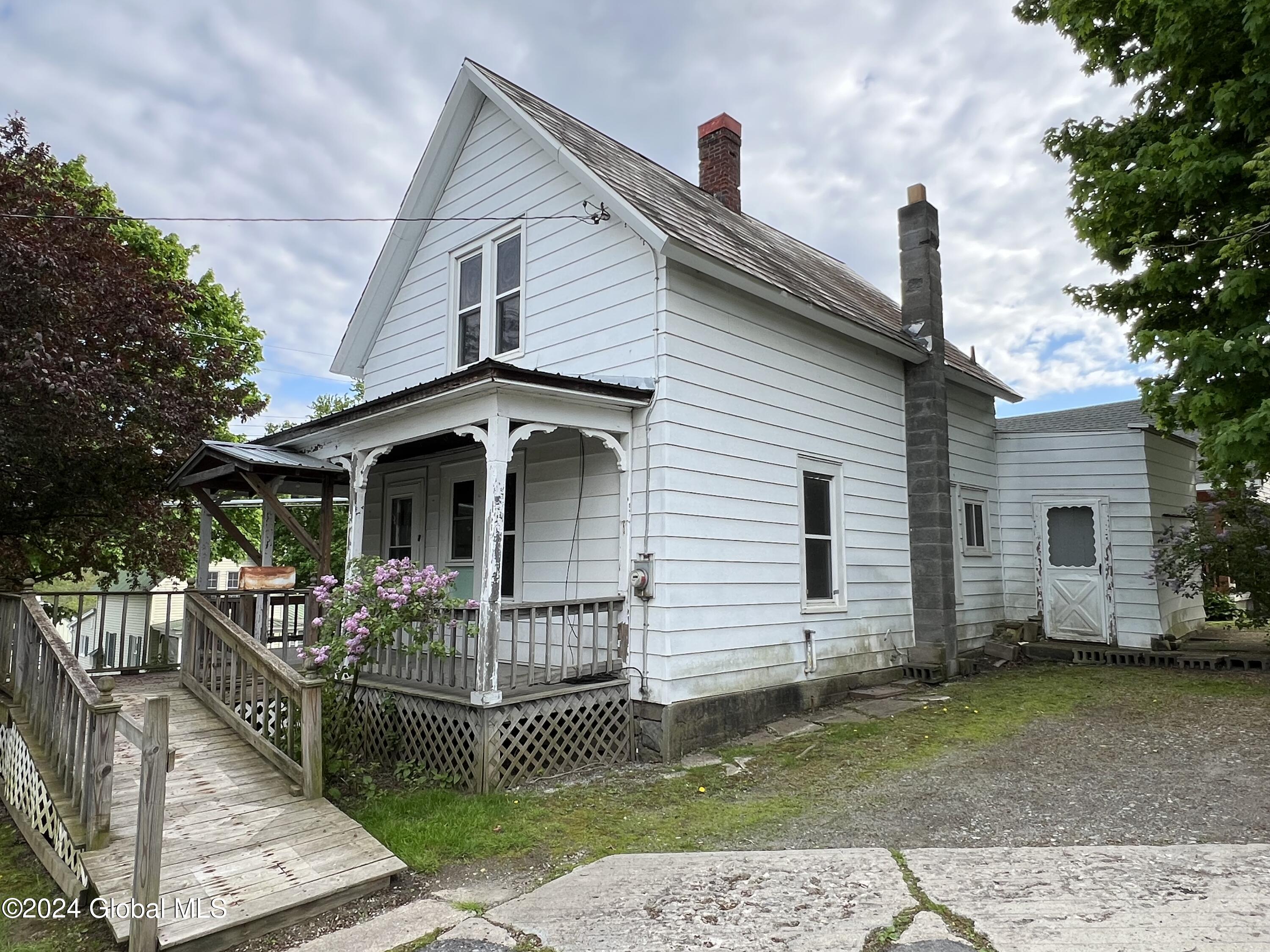 House Driveway Side