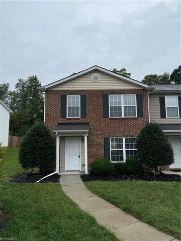 $1,500 | 2027 WaterStone Loop | High Point