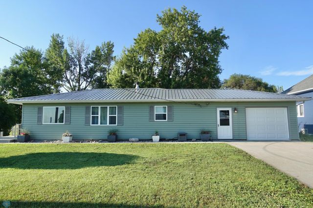 $129,900 | 105 1st Street West | Halstad