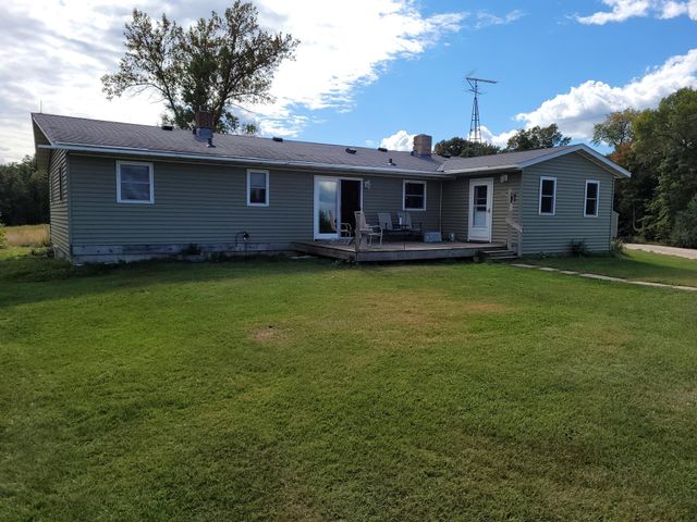 $400,000 | 21676 210th Street | Reynolds Township - Todd County