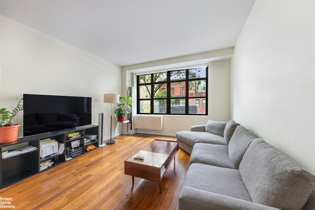 $4,400 | 80 Metropolitan Avenue, Unit 1M | Williamsburg