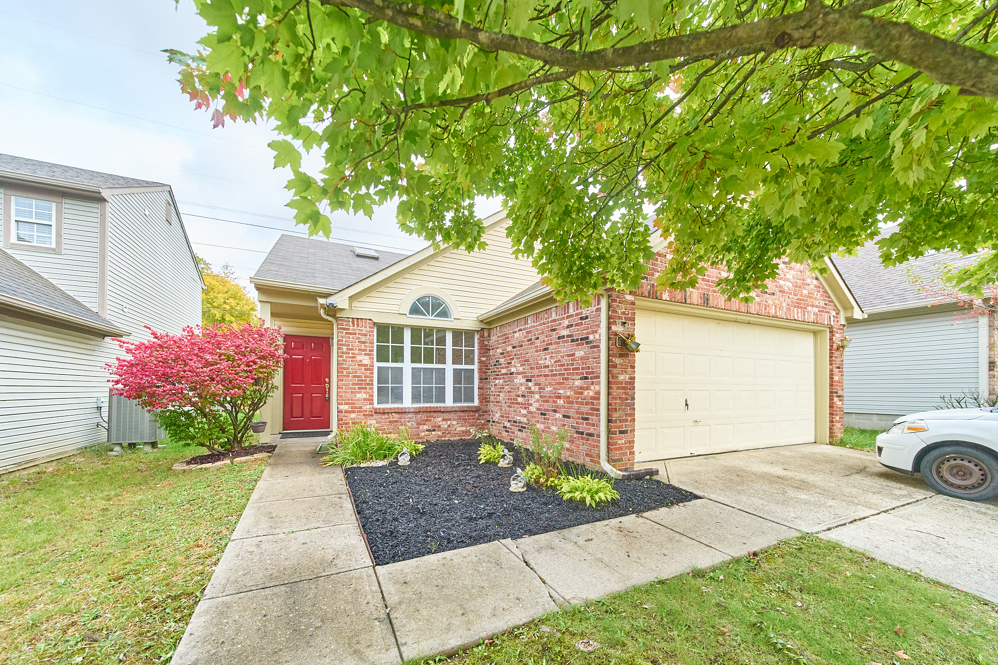 5214 Pin Oak Drive Indianapolis IN 46254 Compass