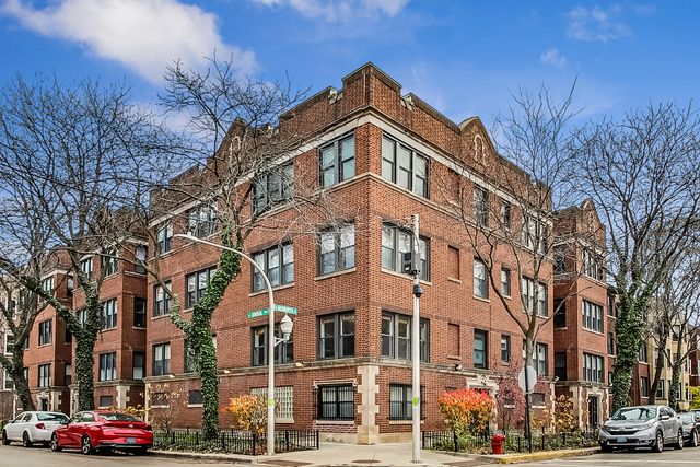 $250,000 | 7653 North Bosworth Avenue, Unit B3 | East Rogers Park