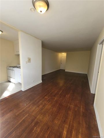 $1,695 | 3200 Netherland Avenue, Unit 4J | Central Riverdale