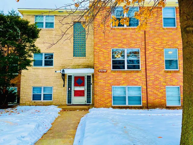 $899 | 1510 Larpenteur Avenue West, Unit 9 | Falcon Heights