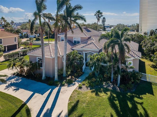 $1,595,000 | 5944 Bay Drive South | Pasadena Golf-Yacht Club