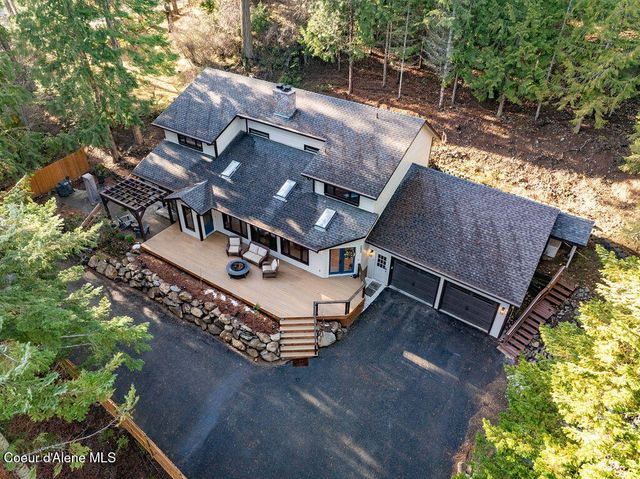 $1,150,000 | 5884 East Hayden Lake Road | Honeysuckle Hills