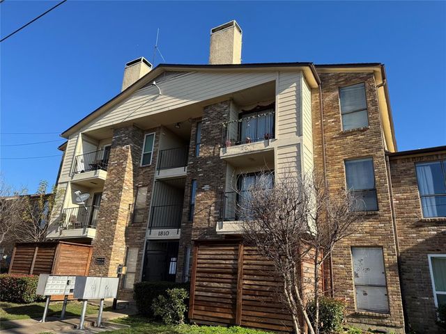 $1,750 | 1810 North Garrett Avenue, Unit 116 | Roseland