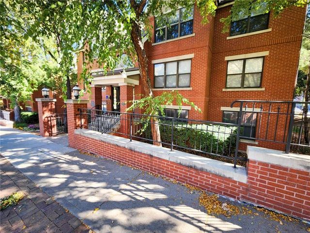 $175,000 | 915 Washington Street, Unit 204 | Quality Hill Square