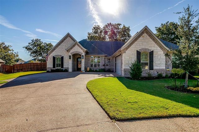 $569,000 | 1304 Joshua Way | Granbury