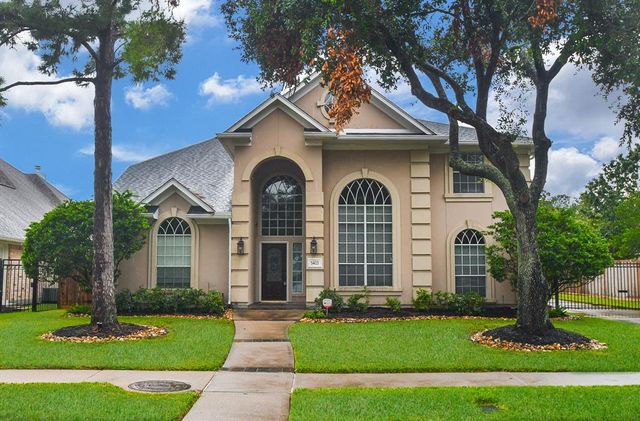 $625,000 | 5403 Indian Shores Lane | Lakes on Eldridge