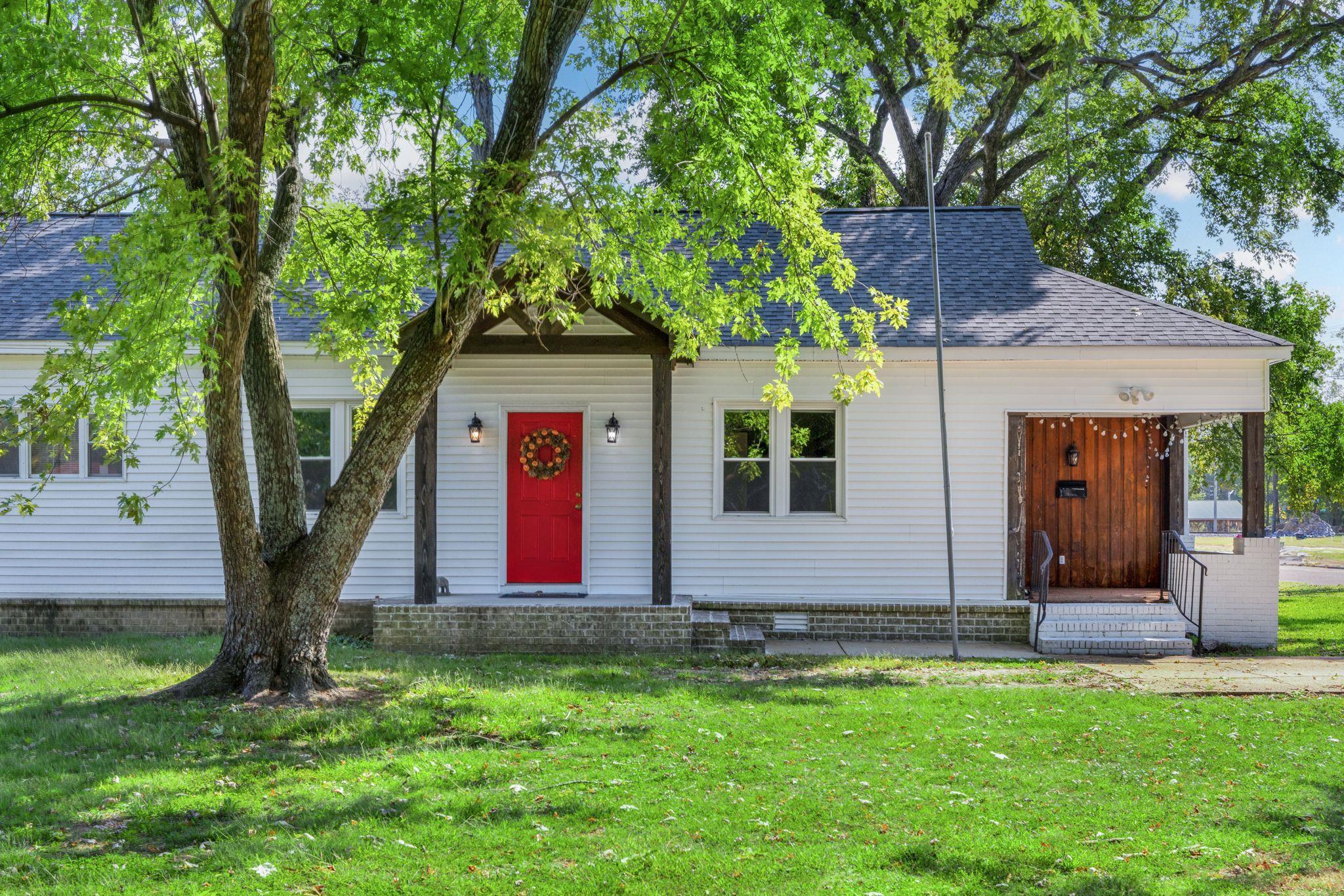 a front view of house with yard