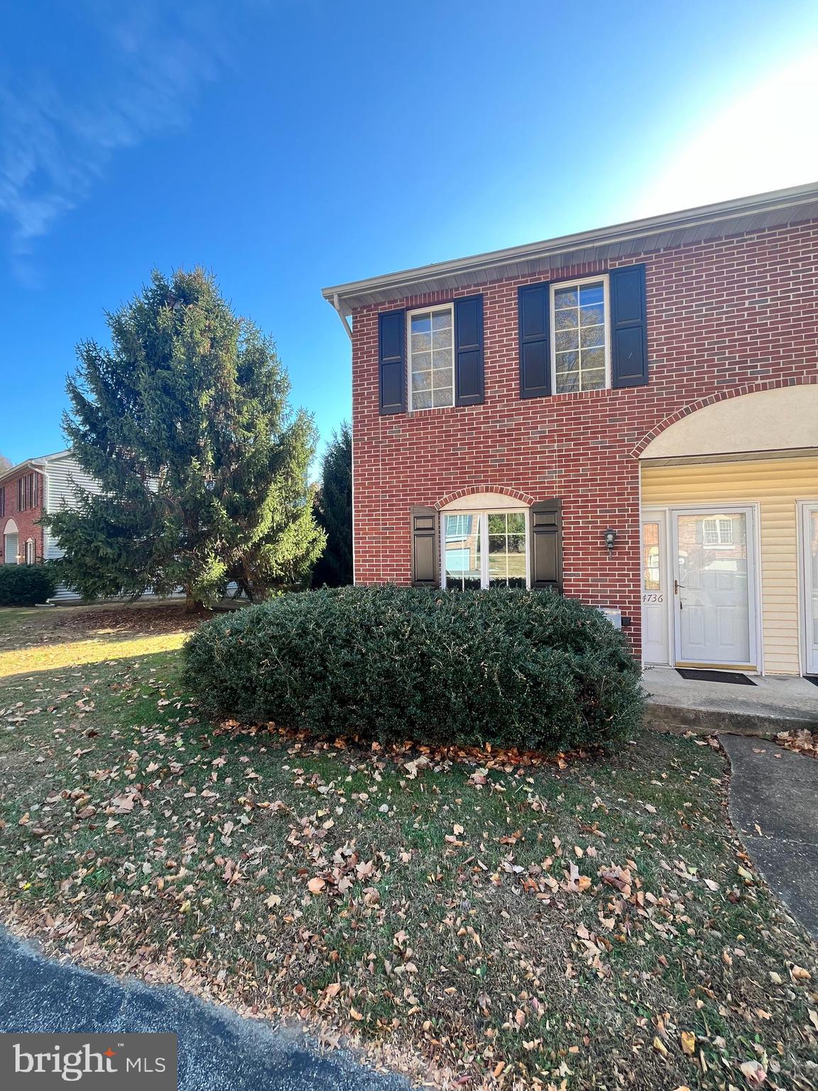 a front view of house with yard