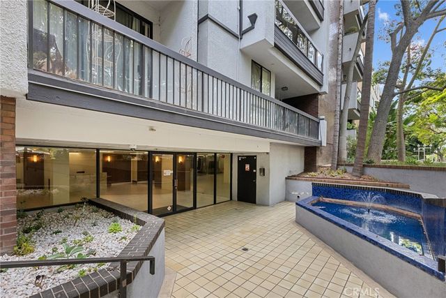 $1,449,000 | 324 North Palm Drive, Unit 407 | Beverly Hills