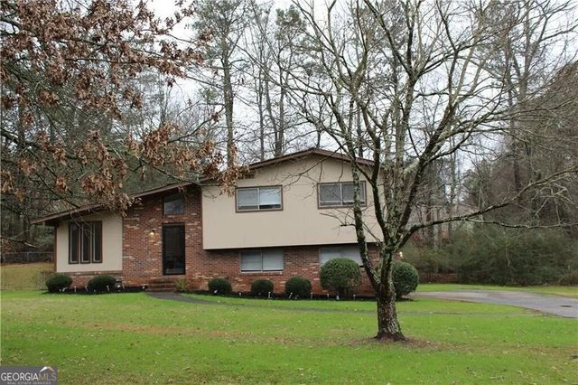 $269,900 | 2405 Falls River Drive | Lithia Springs