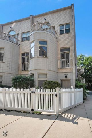 $469,900 | 4946 South Drexel Boulevard, Unit E | Kenwood