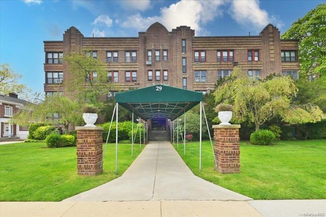 $295,000 | 29 Woodmere Boulevard, Unit 4B | Woodmere