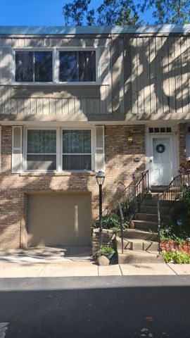 $497,000 | 1922 Wilmette Avenue, Unit B | Wilmette