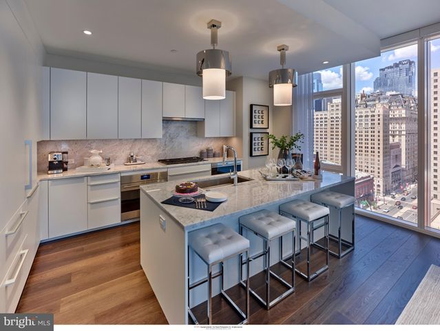 $1,350,000 | 301 South Broad Street, Unit 802 | Avenue of the Arts South