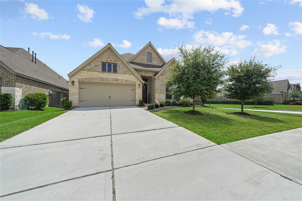 a view of outdoor space yard and garage