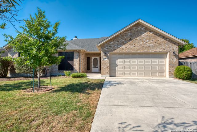 $370,000 | 2222 Garden Gate Circle | New Braunfels