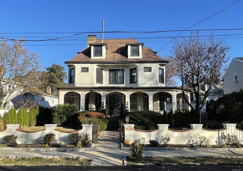 View of front facade featuring covered porch