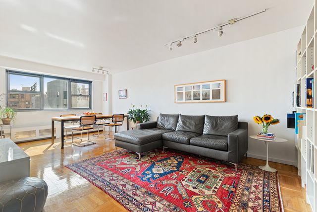 $799,000 | 230 Jay Street, Unit 17A | Downtown Brooklyn