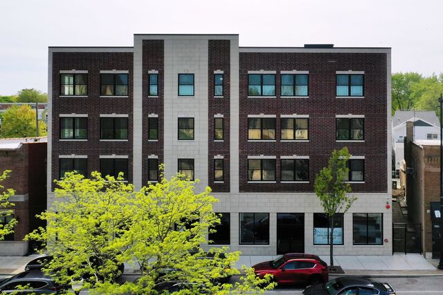 $2,300 | 8110 Lincoln Avenue, Unit 3A | Skokie