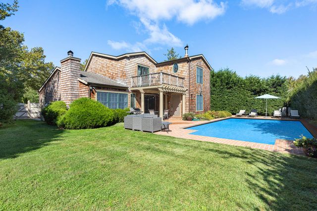 $2,395,000 | 1 Meadowgrass Lane | Southampton Village North