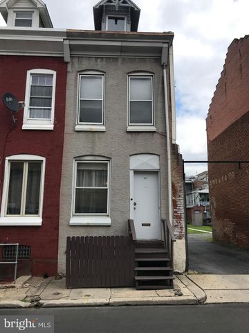 $1,350 | 121 Poplar Street | Southeast Reading