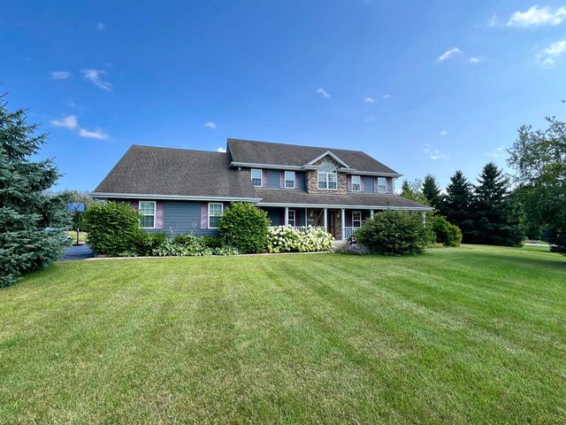 $575,000 | 3945 Woodridge Court | Richfield