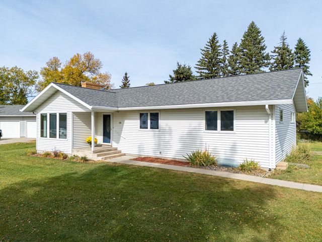 $259,900 | 214 Golf Terrace Drive | Crookston