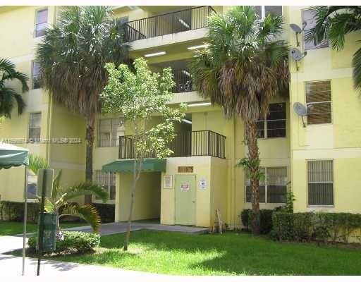 $2,300 | 1885 West 56th Street, Unit 310 | Hialeah